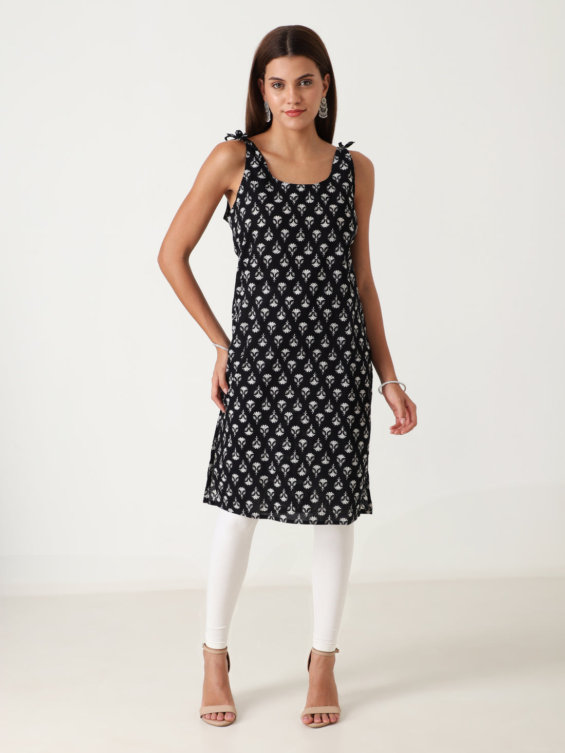 black sleeveless cotton kurti for women under 300
