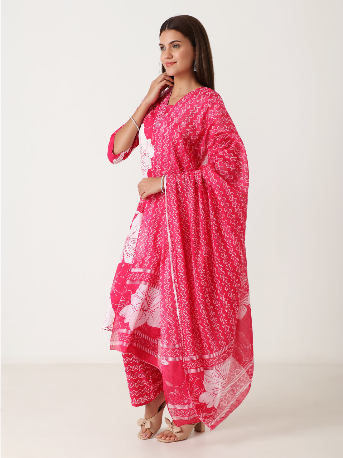Simple cotton kurti with dupatta under 999  – budget women’s wear