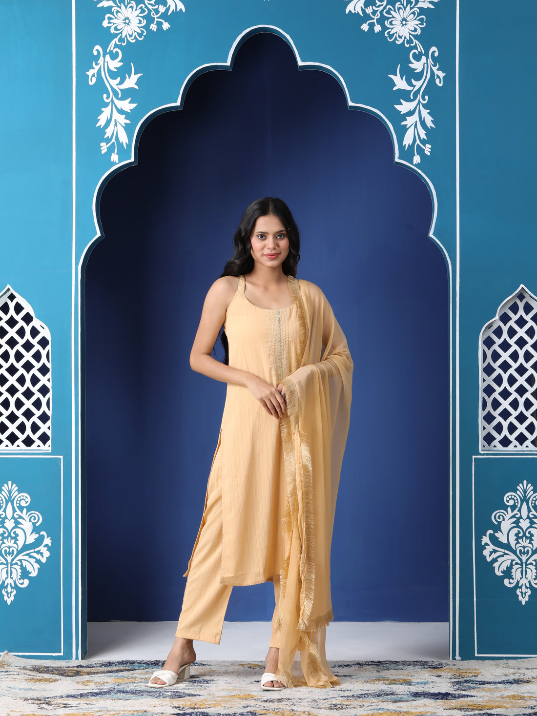 Varnnan Peach Blossom Sleeveless Kurti Set |  Silk & Crepe Kurti For Women | Stylish Kurti Online | Varnnan