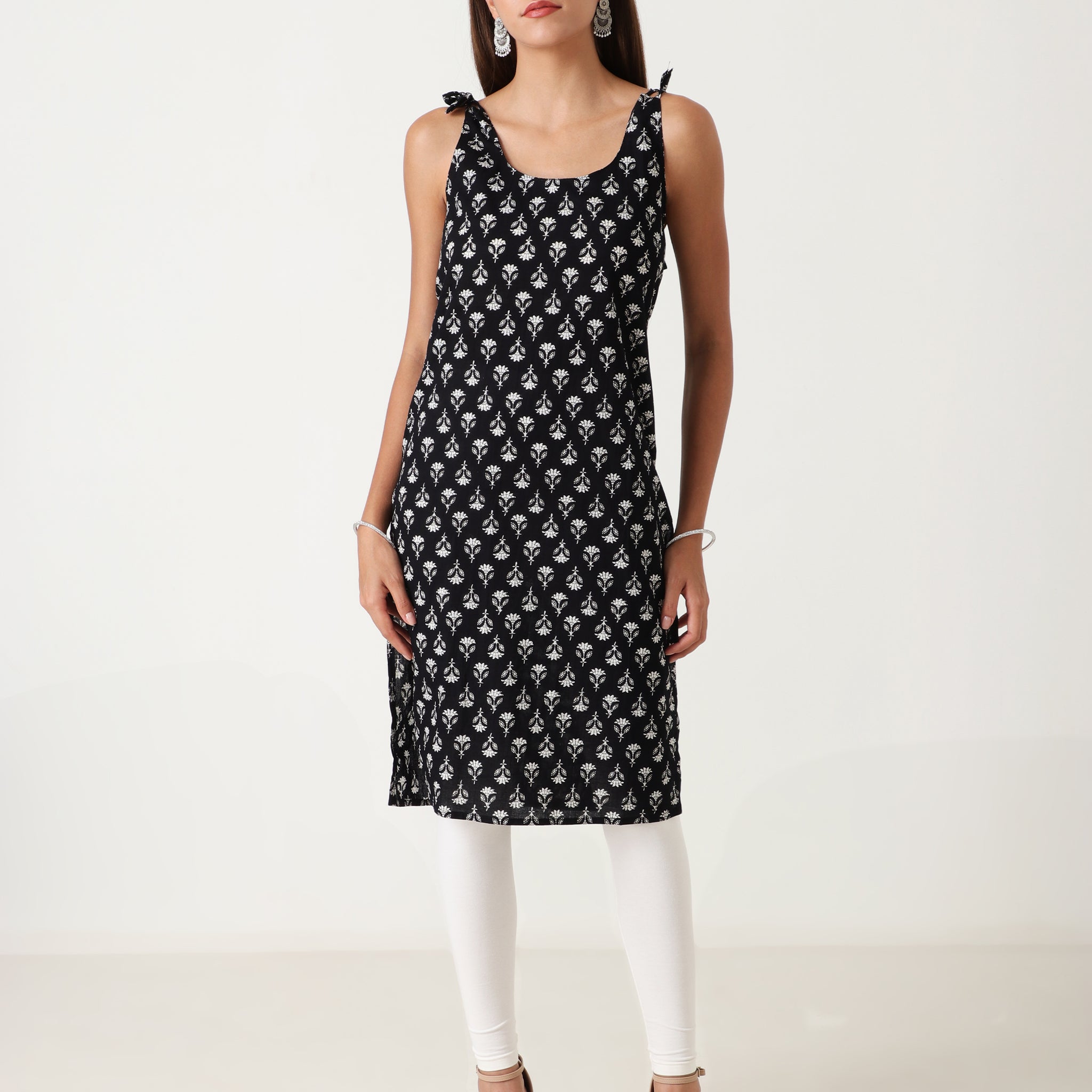 black sleeveless cotton kurti for women under 300